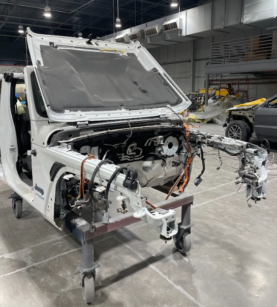 Have you ever seen a Jeep taken apart like this? 

#offroading #4x4 #offroadadventures #jeep #jeepparts #carframe #bodyshop #billluke #nodoorjeep #jeeplife