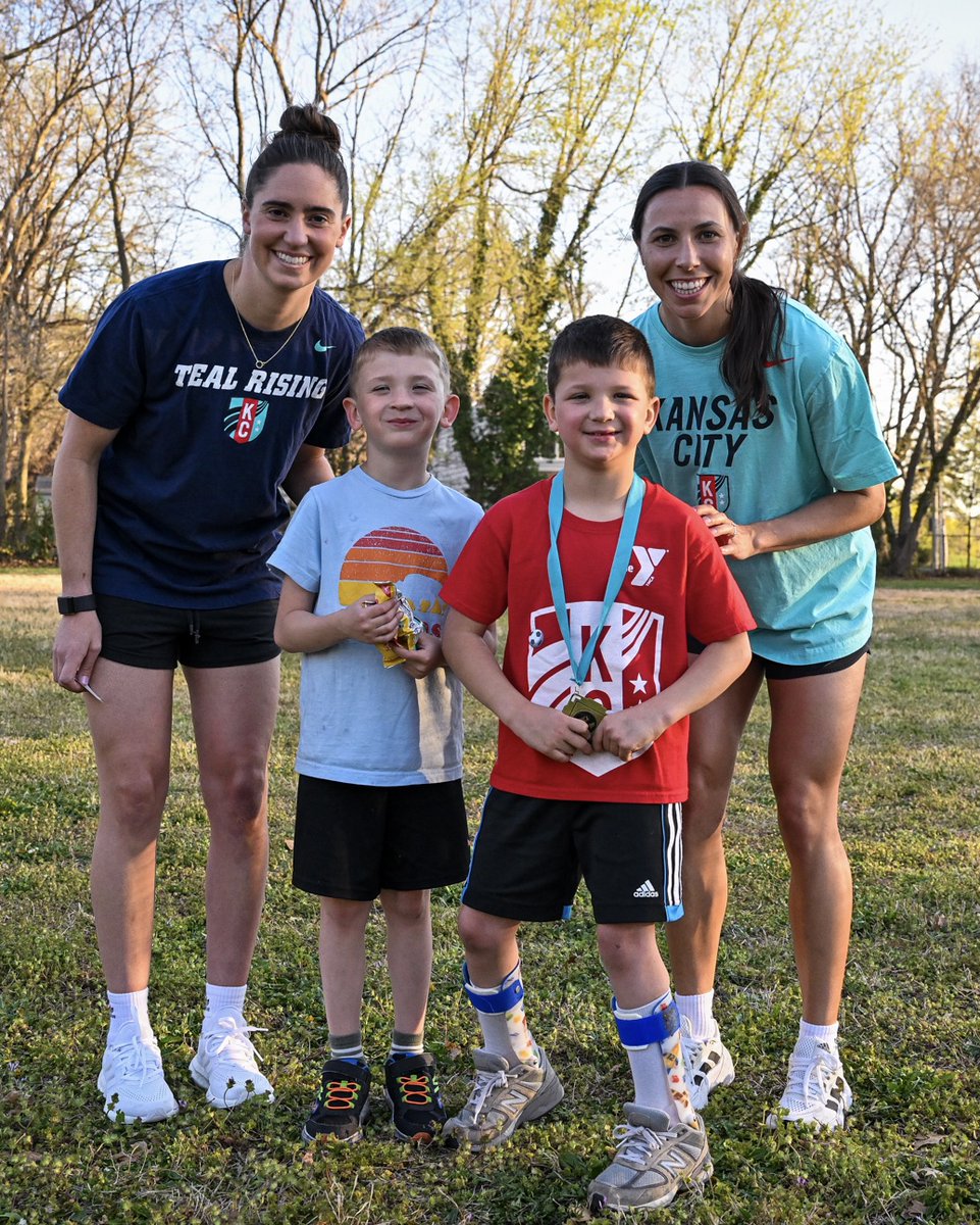 thekccurrent's tweet photo. A game for everyone ❤️

@moeebrian and @vdibernardo10 dropped in for @KansasCityYMCA Challenger practice this week 🫶

#KCBABY https://t.co/wiQyCcYR9P