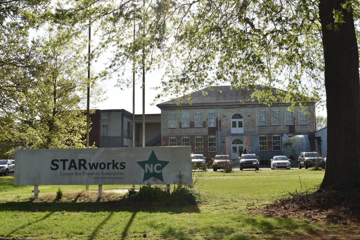 GiftOasis's tweet photo. Through their production of NC Pottery clay from indigenous clays, STARworks has accomplished an impressive feat of economic development. They have revived a former North Carolina mill, bringing new life to the area. 
#NCEconomicDevelopment #SmallBusiness #NCPottery https://t.co/fVkoag3Fuc