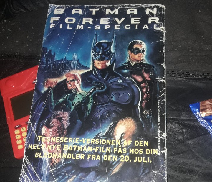fcksv's tweet photo. @Linkara19 my Old Casper the movie comic on Danish with Batman on the back https://t.co/GDV2kRVxQQ