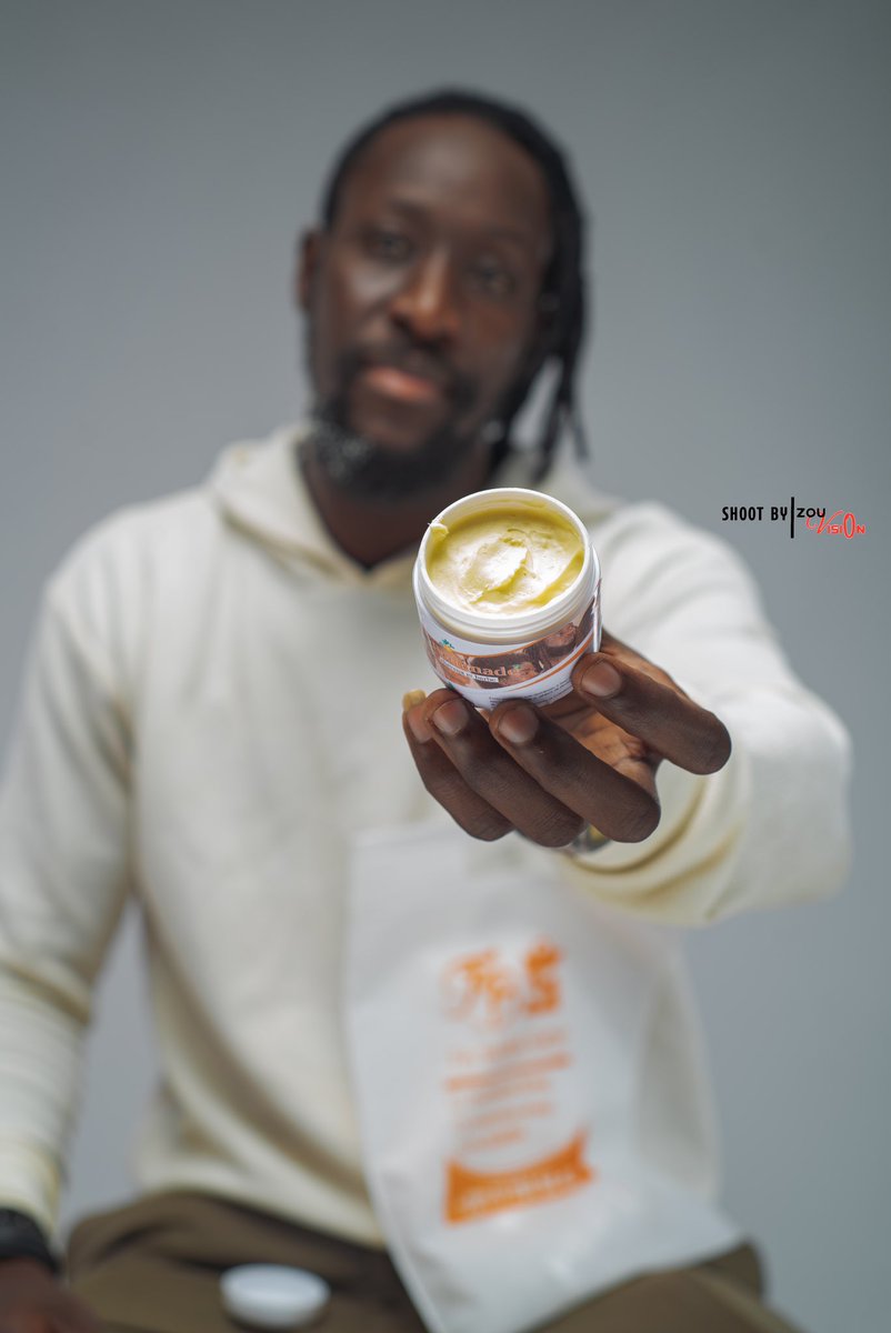 fabamba3's tweet photo. Quoi de neuf la mifa 
Aujourd’hui je suis là pour passez m business !!! Hahha aujourd’hui le thème seras pas la fameuse < Cc > 😹😹
Je vous propose nos pommade cheveux et barbe qui est composé par beure de carité ,huile de ricin , et huile d’argan 
Tel 772945840 https://t.co/uG3cLNiX23