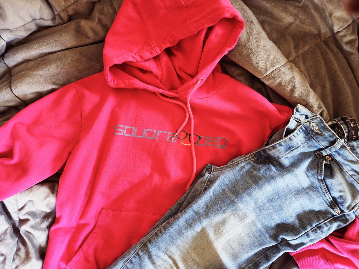 squarepegapp's tweet photo. Getting ready to go see @lucky7brass 
Perfect weather for Square Peg Apparel hoodie.#squarepegapparel #qc #weirdo #hoodie #outdoor #flatlay #memphis https://t.co/MEXdoLqOIC