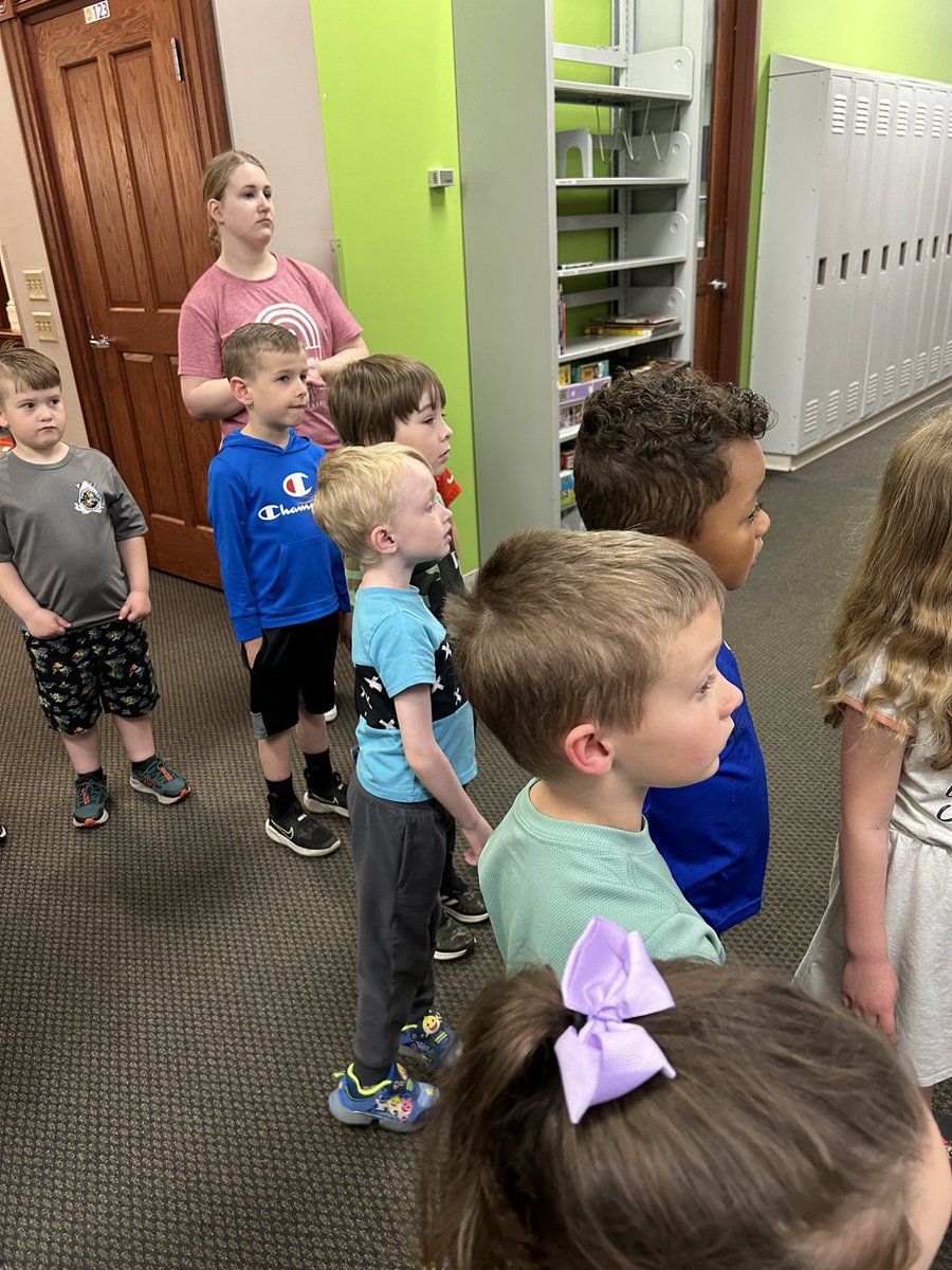Thank you to the Newark library for showing us around and doing story time with us!