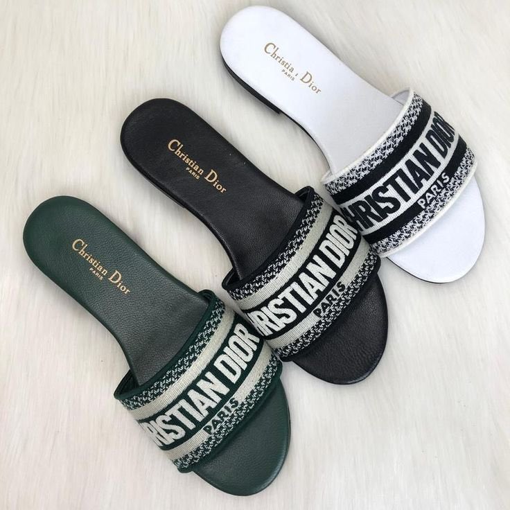 camilaperezmusi's tweet photo. 6) estas chanclas pendejas de Dior que cuestan más de $700 https://t.co/YF0S9nQaKA