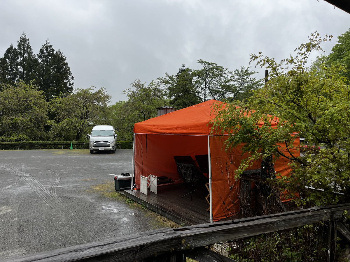Muracafe_RVpark's tweet photo. ファンキーフライデー
日中の新緑の美しさとこいのぼり、
宵の静寂な佇まいとキャンピングカー
私が求めていた素敵な構図です。
皆様ありがとうございます
#秩父 #小鹿野 #新緑 #こいのぼり #campingcar #rvパークみどりの村 #キャブコン #バンコン #軽キャン #rvlife #rvfun #rvliving https://t.co/9UcG8duvcY
