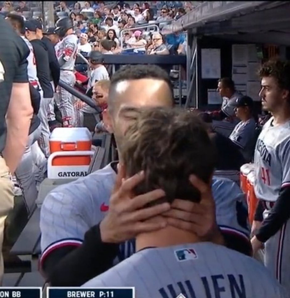 No Context MLB tweet media
