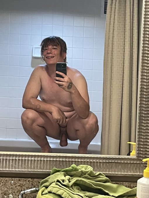 Whattup it lily frog https://t.co/FlD1w4OlC1