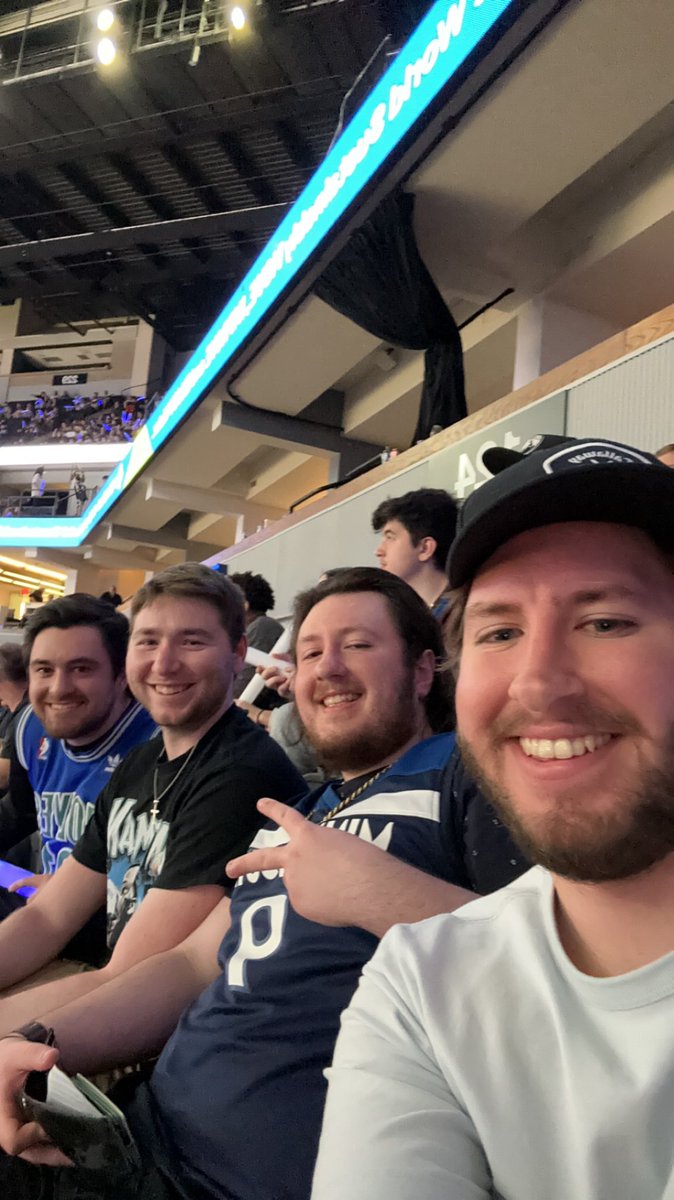 Derreckkkk's tweet photo. #Packpix https://t.co/yQFykVtAWD
