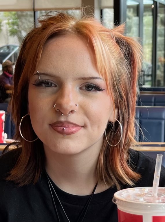 #CriticalMissing 14-year- old Erika Libby (5’3 113lbs). Last seen in the Essex area with pink hair, and pink pants. Anyone with information is requested to call 911 or 410-307-2020. #BCoPD #HelpLocate
