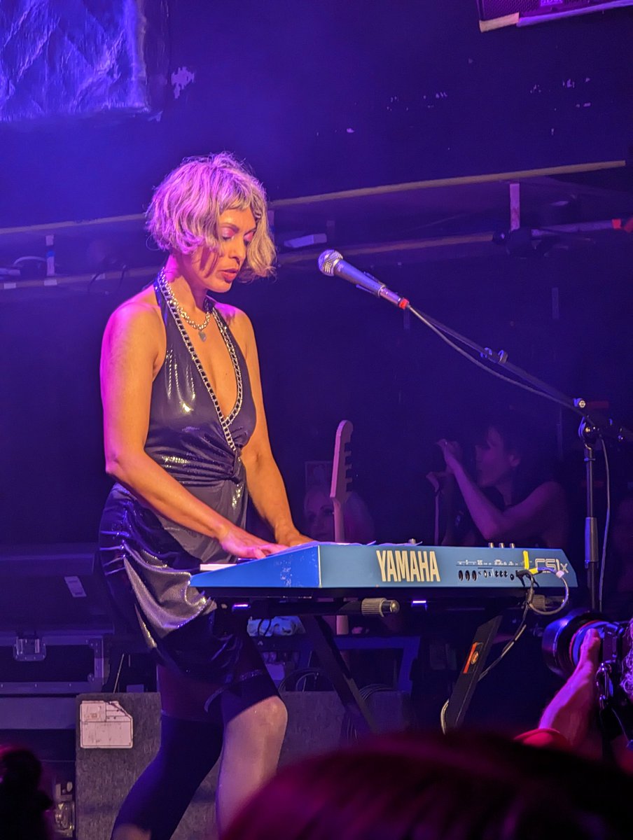 robotattack's tweet photo. @RachelStamp were fantastic tonight in London. #rachelstamp @ScantRegard https://t.co/kXvmr3JvYd