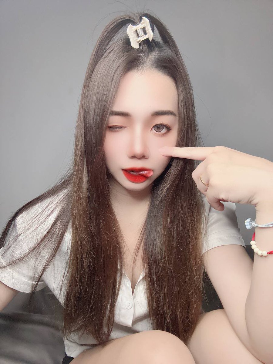 wangqiu2003368's tweet photo. 沒什麼專長就是比你老婆會搖⋯ https://t.co/jnFE68o9Xq