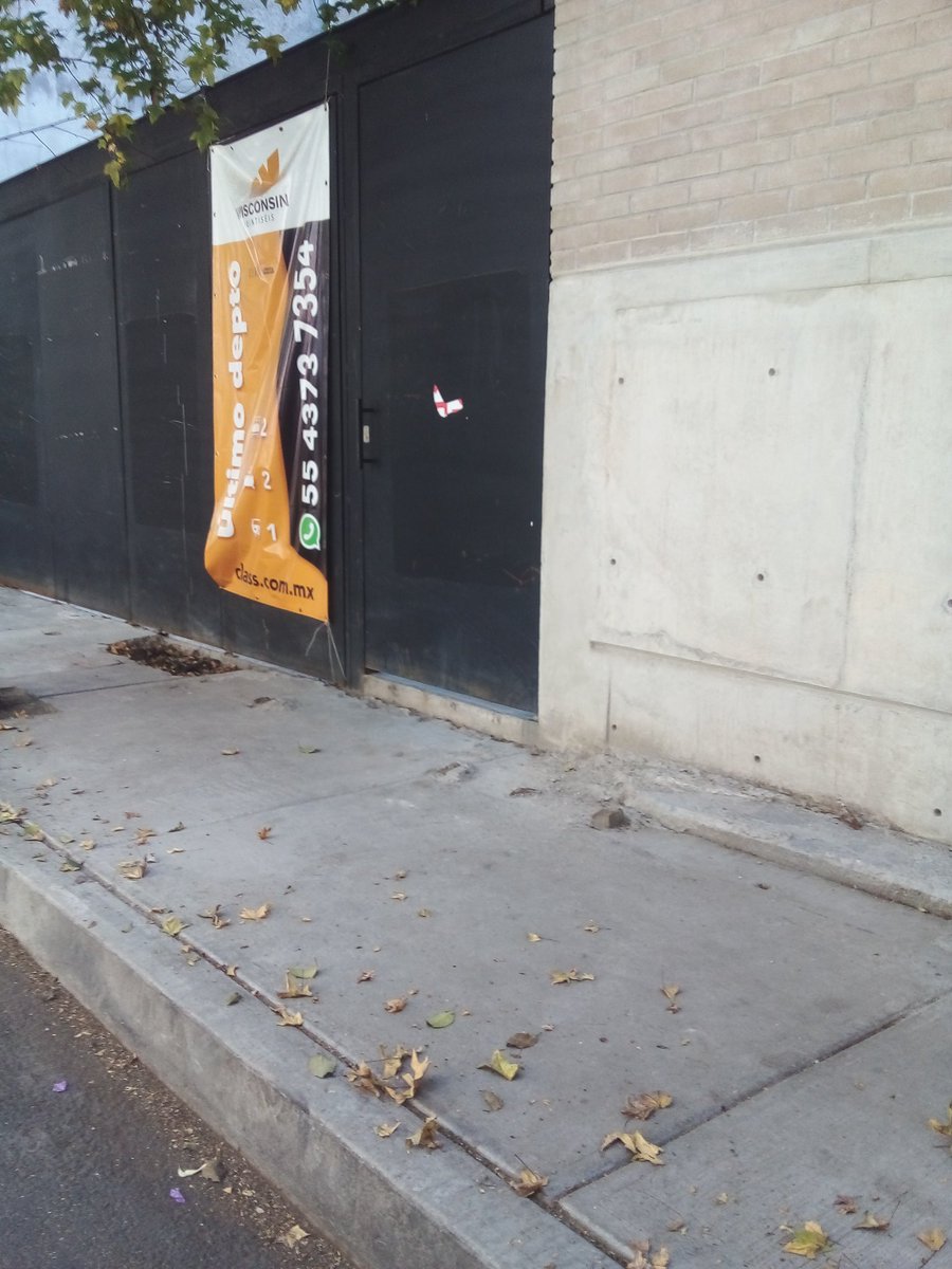 BanquetasBJ's tweet photo. Que sucede  en la calle de Winsconsin  en @ccampnap17  ponen y quitan sellos de clausura Winsconsin 17 y Winsconsin 26 @STaboadaMx  @AlcBenitoJuarez  @mariana_boy  @abelardo_angles  @PAOTmx @ddmexico_bj  @diego_lun  @LaNapolesCdMx  @Hortensia63 @Reforma https://t.co/R2Kud7DLWg