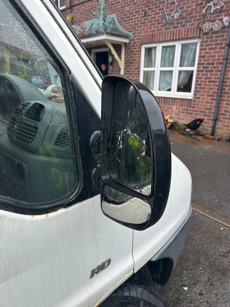 DerbyshireRPU's tweet photo. Derby
#Skipper was let loose today and came across this #Nail
Out collecting #Scrap which is apt as that's what this will end up as, probably
#DisqualDriver #NoInsurance and many other defects
Seized, reported and the roads made that little bit safer https://t.co/4xxzuyhwEq