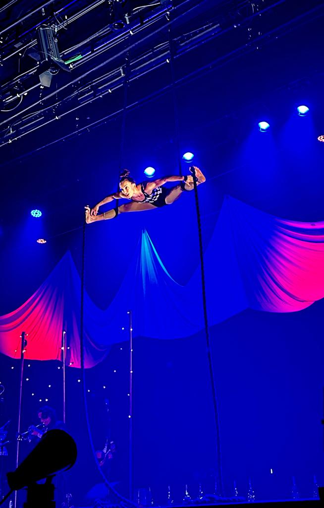 🎪 Para celebrar o Día Mundial do Circo, hoxe veu esta fantástica 🆕 Estrea en Galicia:
🎭 CREATURA, de 🤹‍ <a href="/lapsoprod/">Lapso Producciones</a> e Malabart.

🎉 Agardámosvos con máis celebración o domingo #Vigoculturetas:
🎟️ bit.ly/3SBNDZN

📍 Recomendada por <a href="/LaRed_deTeatros/">La Red Española de Teatros</a> 
✌️#Vigoculturízate