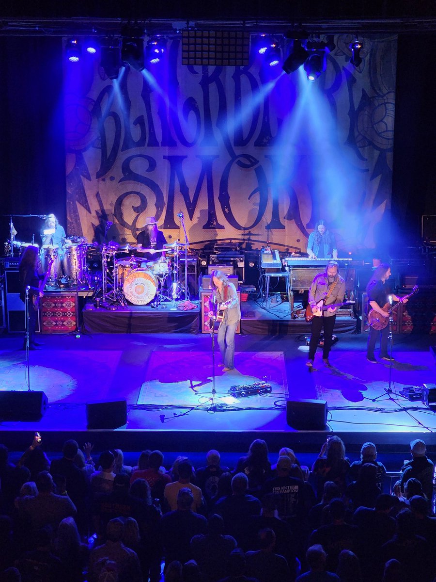 DwyattPschier's tweet photo. @blackberrysmoke Incredible show last night!  #ArkansaslovesBBS https://t.co/04w5WnBU90