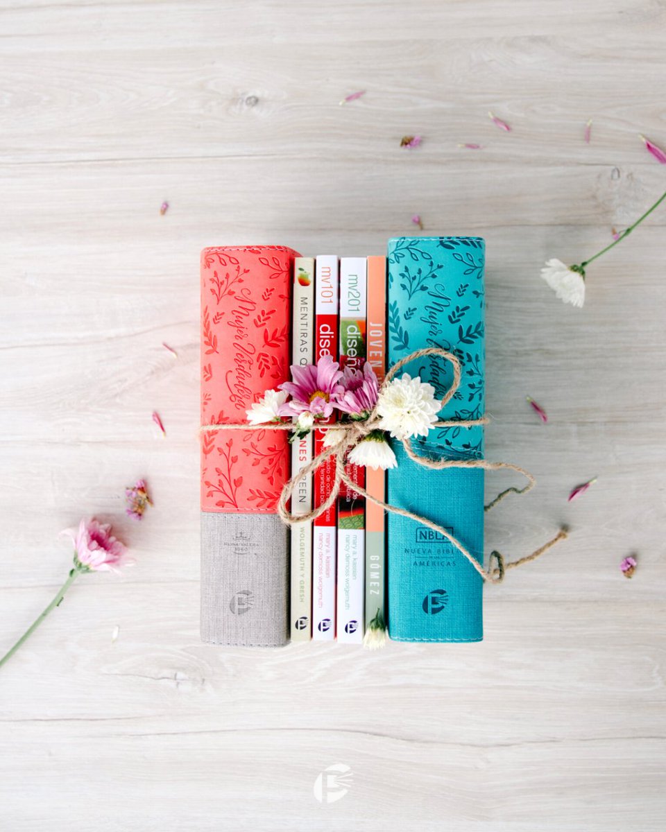 EdPortavoz's tweet photo. De la mano de Nancy DeMoss Wolgemuth y Laura González de Chávez, sumérgete en las Escrituras a través de esta Biblia Devocional:
https://t.co/7aGyL0yfJq
#EditorialPortavoz #mujerverdadera #mujerverdadera23 #NancyDeMossWolgemuth
#avivanuestroscorazones #bibliamujerverdadera https://t.co/YsMf1EUjgA