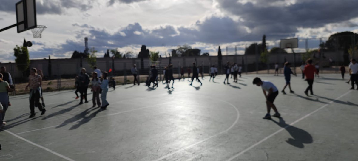 Asociación Vecinal Barrio de Montecarmelo tweet media