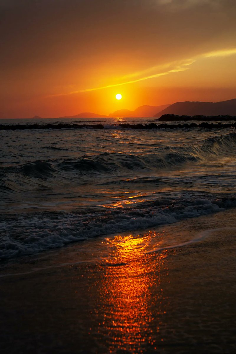 kskbelesdelunaa's tweet photo. Qué terapia hermosa es el mar https://t.co/UoYCBopmpe