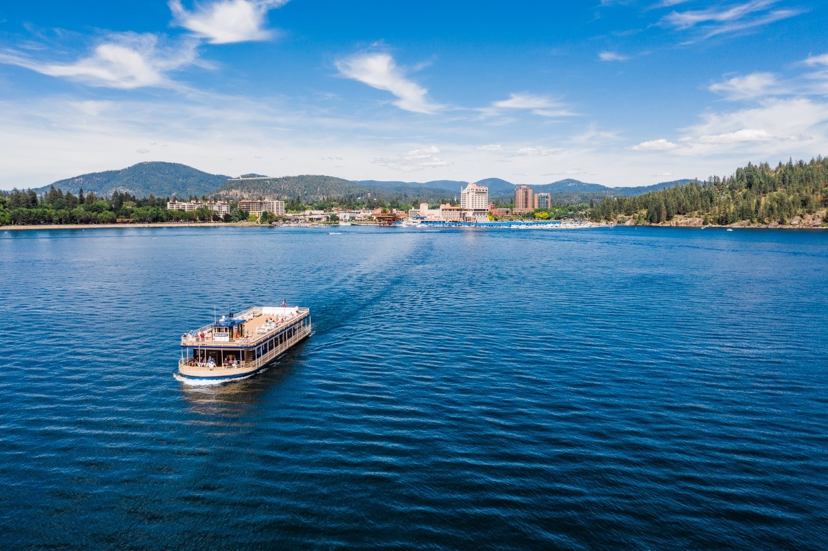 DID YOU KNOW: @cdalakecruises offers daily scenic cruises on the serene Lake Coeur d'Alene? Double decks for optimal sight-seeing, a full service bar, and both outdoor and climate-controlled indoor areas: cdacruises.com/daily-cruises/ 📸: Courtesy of @cdalakecruises #VisitSpokane