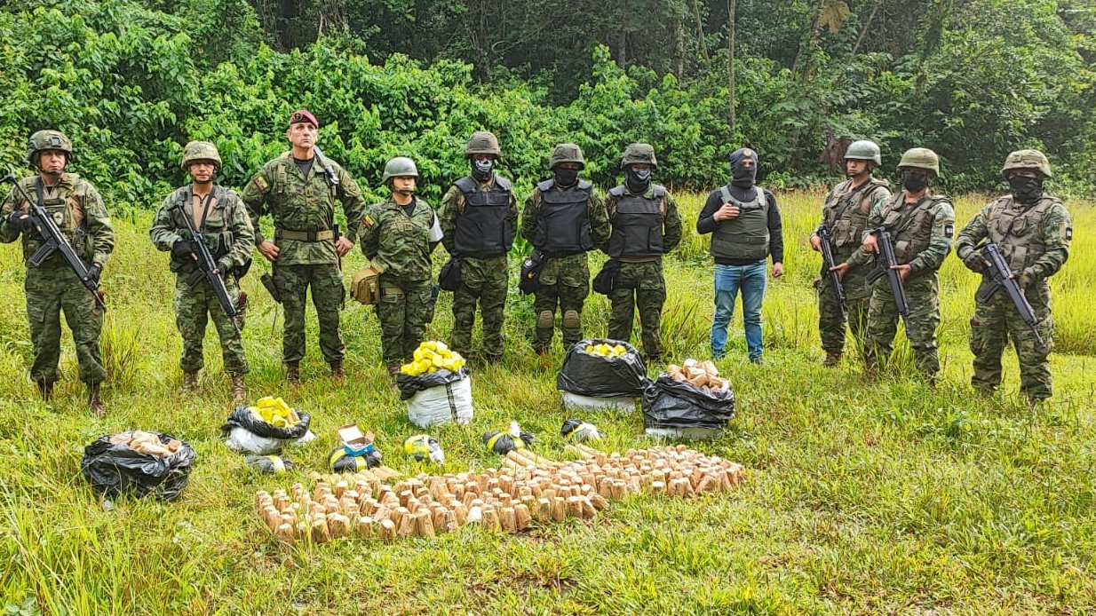 httpspbstwimgcommediaFttCazwWwAUn-o7formatjpgnamelarge