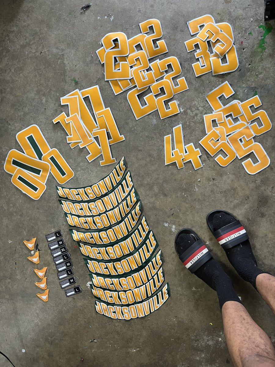 Jayemade__'s tweet photo. Great opportunity to create senior night Gifts for the University of Jacksonville men’s Basketball team ! https://t.co/Jp44KF7xMq