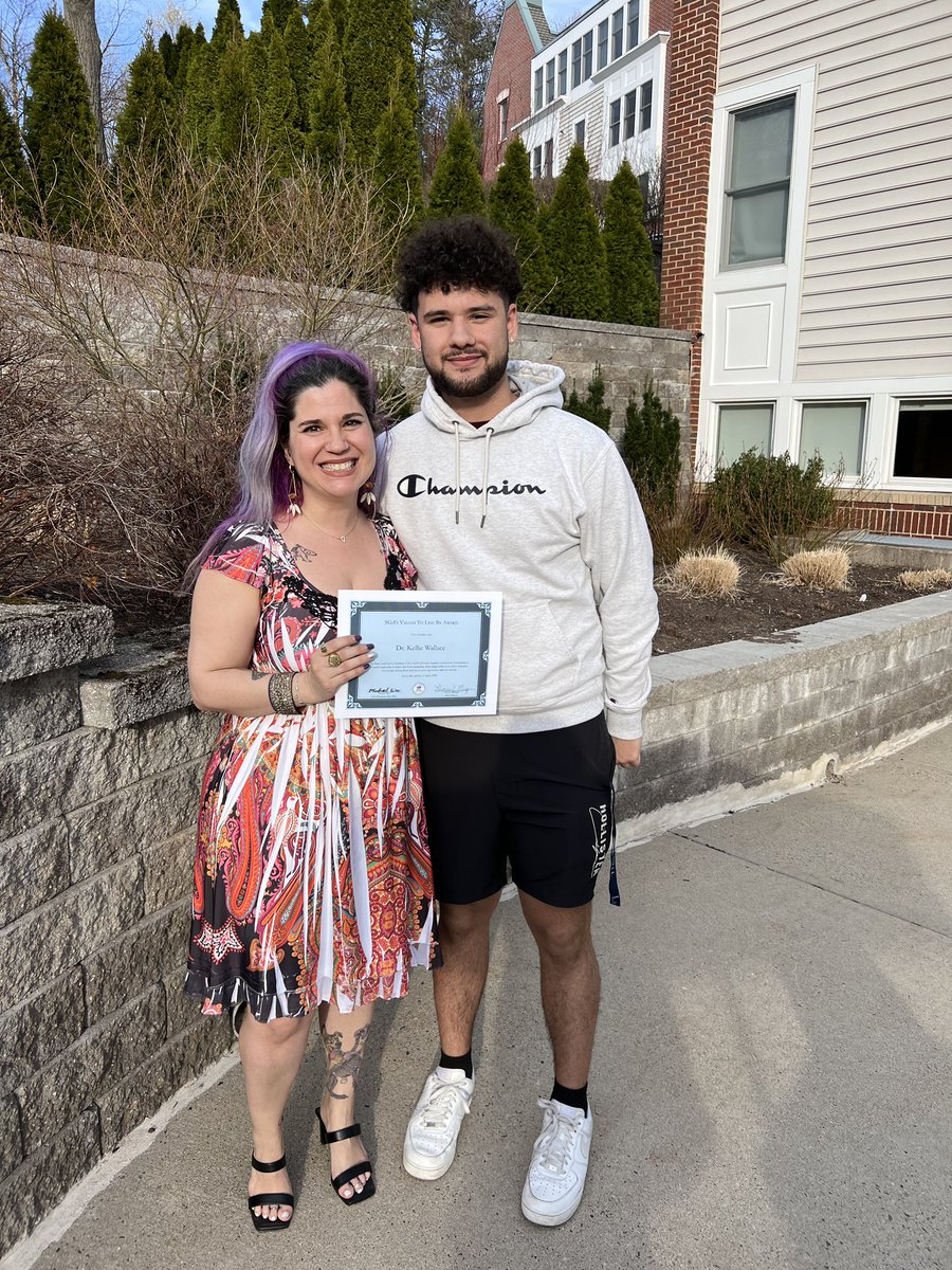 LasellSGA's tweet photo. Dr. Kellie Wallace was presented with the value for Welcoming Differences by Senator Andrew Soares. #vtlb #valuestolivebyday #studentgovernment #laselluniversity #welcomingdifferences https://t.co/yZVKtsmyeZ