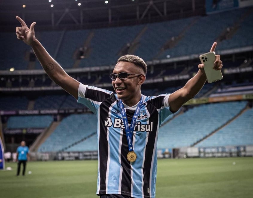 Wesley vira pauta no Grêmio