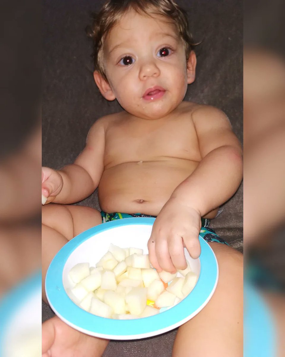TalMeTalFilho1's tweet photo. Quais são as frutas preferidas do Saulinho? 
Confere nesse vídeo novinho lá no nosso canal TAL MÃE TAL FILHO VIVI E PABLO e se divirta com um bônus fofinho no final.
https://t.co/XtB6S8Wf2C https://t.co/KVlAhbKDqV