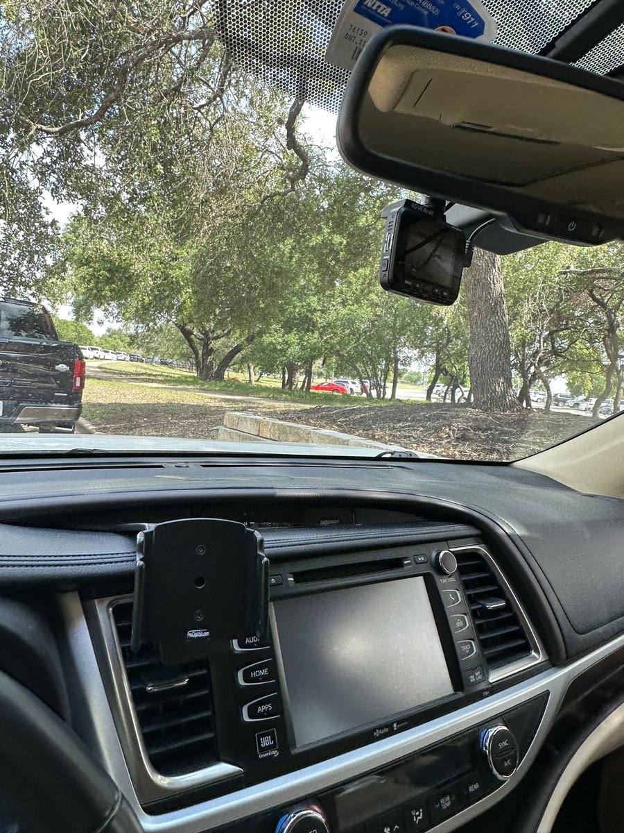 KathleenLiReads's tweet image. Snagged the last shaded parking spot on the street while waiting for my kiddo to get out of school on this sunny, 80-degree day. 😎 #happyfriday #windowsdown