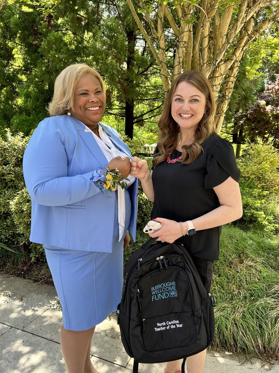 Leah_Carper's tweet photo. Congrats to Kimberley Jones, the 2023 @BWFUND NC Teacher of the Year!  I look forward to working with you and your incredible team!  

#nctoypoy #bwfnctoy https://t.co/cqN1jk6wQM