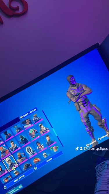 StillJonnyReturns tweet media