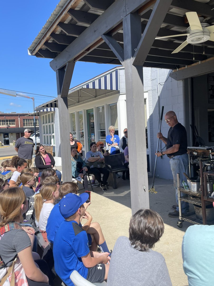 kbcrites's tweet image. Stop #3 Complete✔️
We spent our day in Corydon. We visited the Constitution Elm, first State Capital Building, first Governor’s Mansion, Zimmerman Art Glass, and Squire Boone Caverns. The McD’s for a quick lunch was a hit too! #RamblerAdventures #HeadedHome #MemoriesAtTheU @myfcs