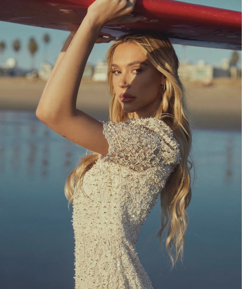 fIatlinxe's tweet photo. Essa aqui me lembrou aquela fic em que o justin é surfista e ela é nadadora e a pp era essa modelo, eu era obcecada por more alike https://t.co/iPHdYmR6r4
