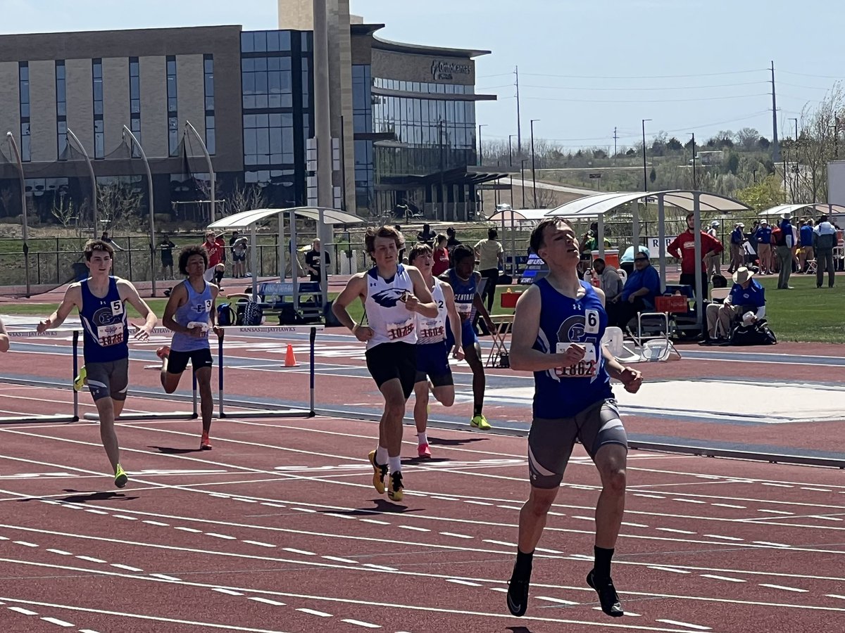 Masyn finishing the 300 Hurdles at KU!