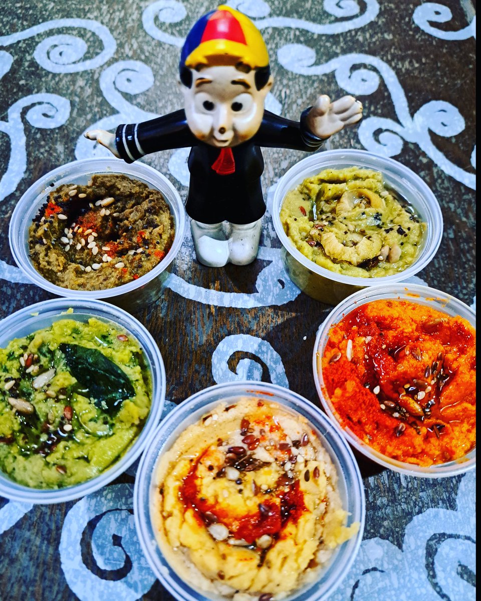 brenditanin's tweet photo. #Viernes de #WorkingHard desde tempranin &amp; #KikoEstáFeliz con los únicos babies que le gustan! 😜 #Bebecitxs &amp; #Hummus #AllAround @veganbitchworld #ProductionModeOn #VeganFood #VeganRecipe #VeganPartyFood #VeganForce #Vegan #ChooseLife #GoVegan 🤗💚🤤🙌 https://t.co/8fjWQL1YWH
