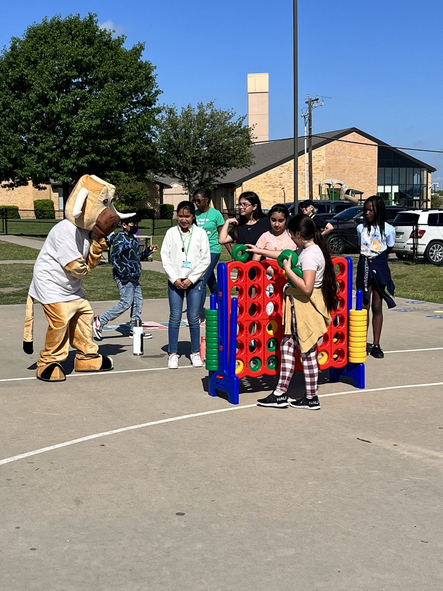 Mendenhall Elem. tweet media