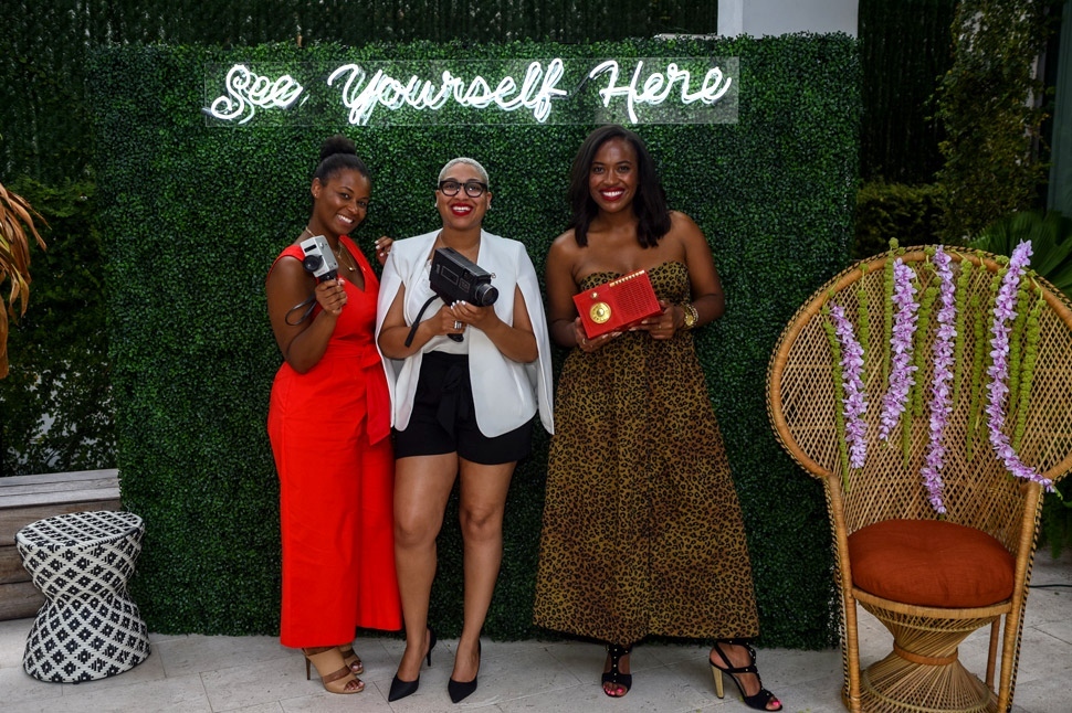 Syncrani's tweet photo. A great place to meet new people and present your portfolio is the American Black Film Festival in Miami Beach. It’s the ideal event for fun, sun, and opportunities for placement! #PlacestoPresentYourPortfolio #SyncraniSupportsABFF https://t.co/dmqxkbZwep