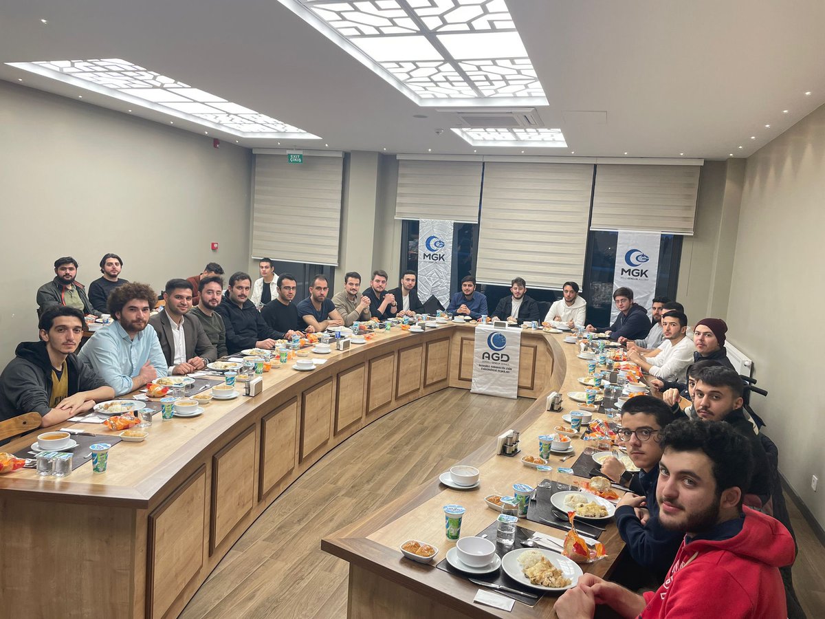 Milli Gençlik Kulübü olarak mezun-mensup iftar buluşmamızı gerçektirdik.