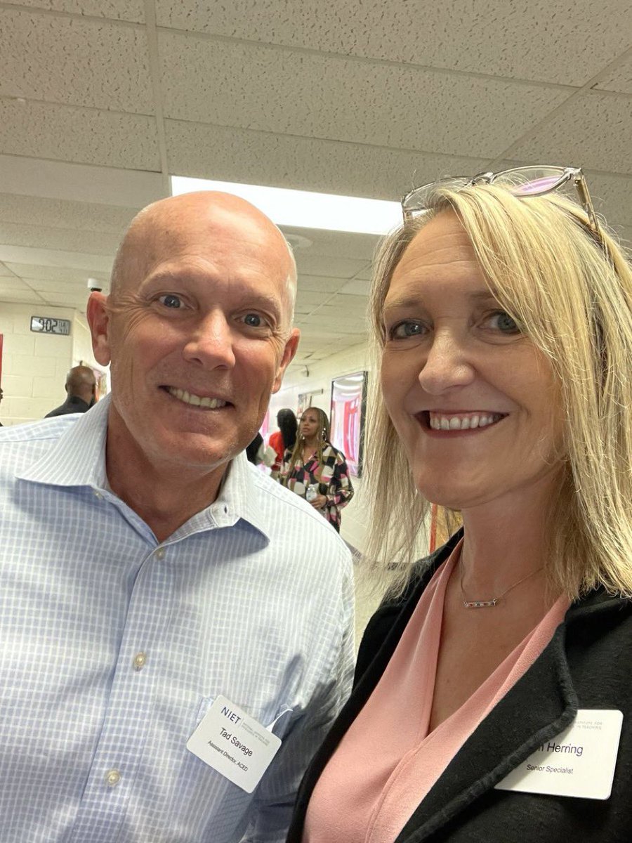 How lucky am I to bump into two fantastic NIET colleagues in the same week! Crockett and Humboldt are so lucky to be working with both of you!   See ya next time Kim and Carrie 😀.  Keep up the great work!  <a href="/NIETteach/">National Institute for Excellence in Teaching</a> <a href="/NicoleJBolen/">Nicole Jones Bolen</a> <a href="/SMosqueda_NIET/">Stephanie Mosqueda</a> <a href="/carolineliza222/">Caroline Martin</a> @SherrieKeyes