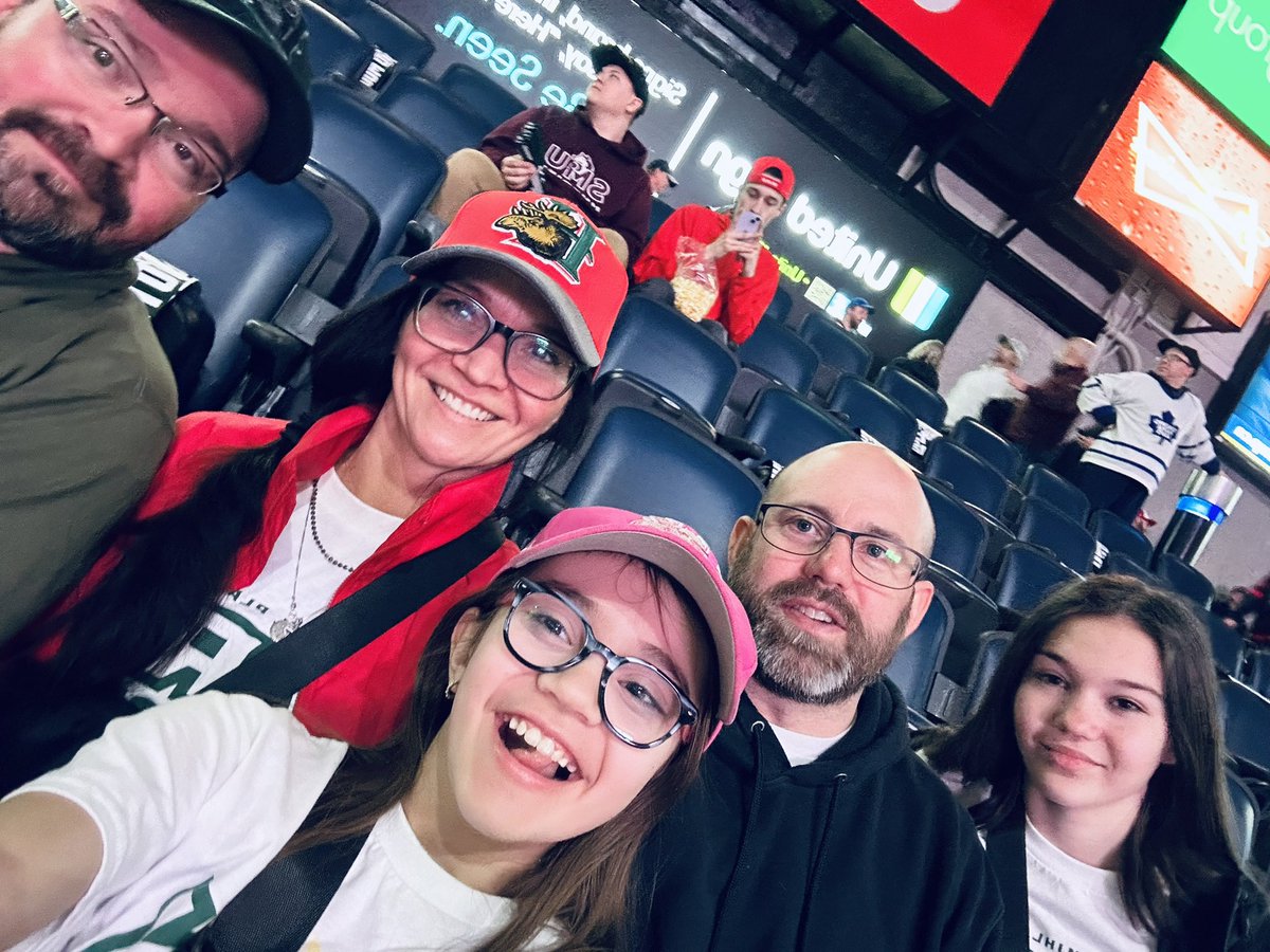 ewalks78's tweet photo. #GoMooseGo Fam-Jam in #Moosecountry https://t.co/svLMsWNkdO