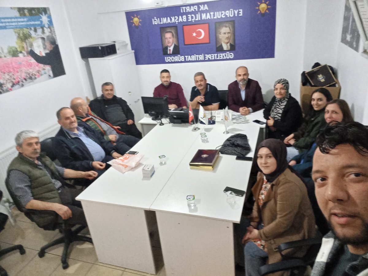 Bugün Guzeltepe mahallesi teşkilatı olarak seçim toplantımızı yaptık ayrıca ailemizi yeni üye yaparak daha da büyüyerek yolumuza devam ediyoruz #TurkiyeYuzyili  <a href="/Muhmmtvanlioglu/">Muhammet VANLIOĞLU</a>  <a href="/Bayir6Esra/">Esra BAYIR 🇹🇷</a> <a href="/aksacli3458/">RUŞAN ŞAHİN 58 🇹🇷</a> @fdiren01  <a href="/Avcerencolak/">Av. Ceren ÇOLAK 🇹🇷</a>  <a href="/ismet_ozturk/">İsmet Öztürk 🇹🇷</a> 🇹🇷