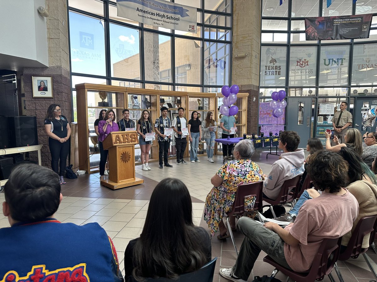 We are very proud to present our Trailblazer military enlistees!!!! We wish the best for these great young men and women as they continue on their post secondary journey!! ❤️💙 🇺🇸  #TeamSISD #unitedstatesnavy #UnitedStatesArmy #UnitedStatesNavy