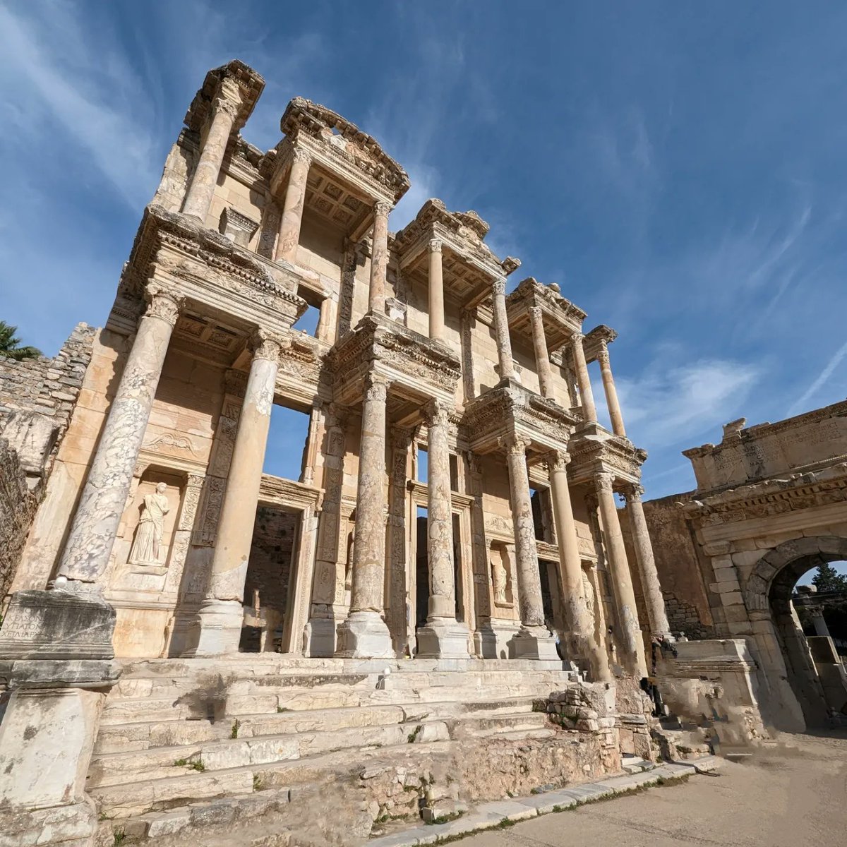bigfatheadz's tweet photo. Wow - Ephesus- an absorbing exploration indeed https://t.co/2pfskoXvDk