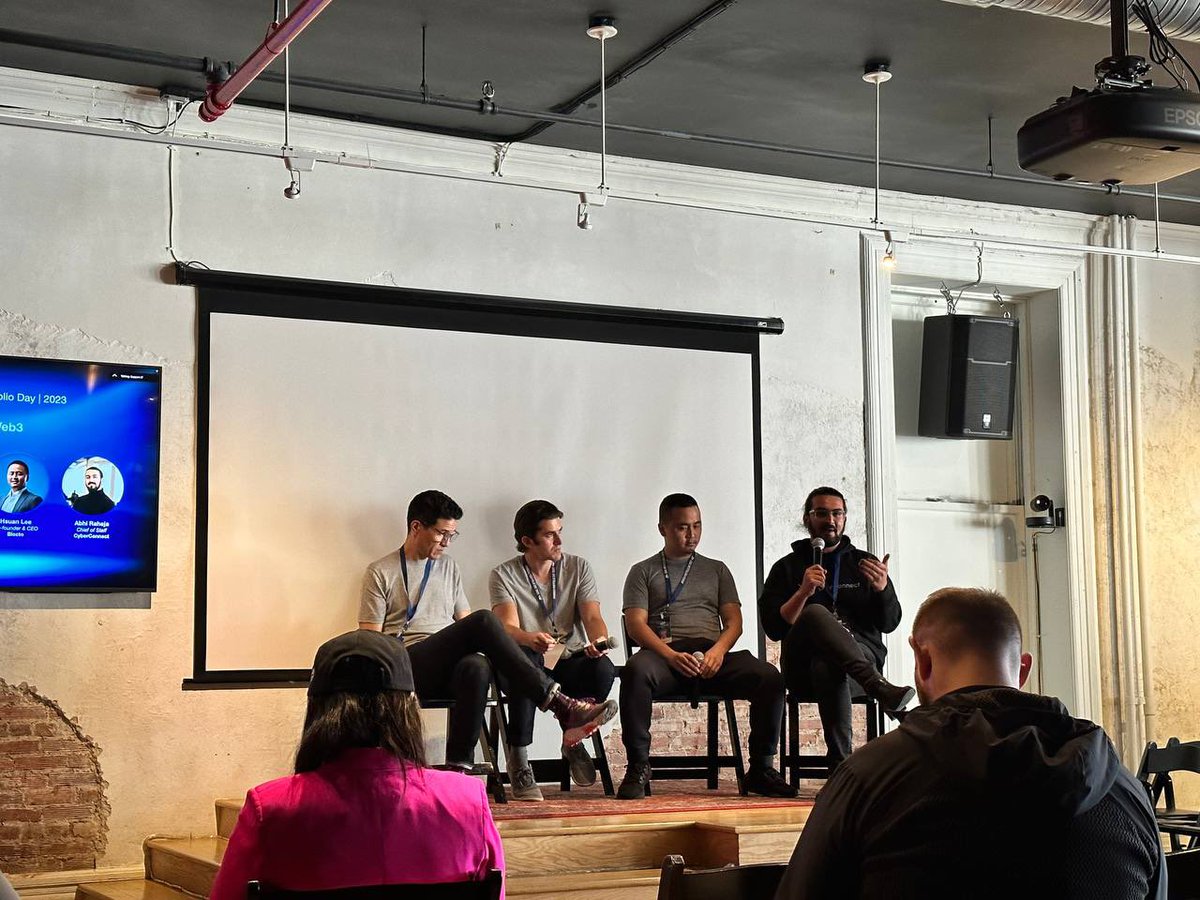 Finishing @NFT_NYC strong with a panel discussion at @animocabrands portfolio day 🤩 @abhihereandnow joined @SamiStart of @transak, @hleetw of @BloctoApp and @viewfromhk for a conversation on ‘Onboarding users to Web3’ 💪🏼