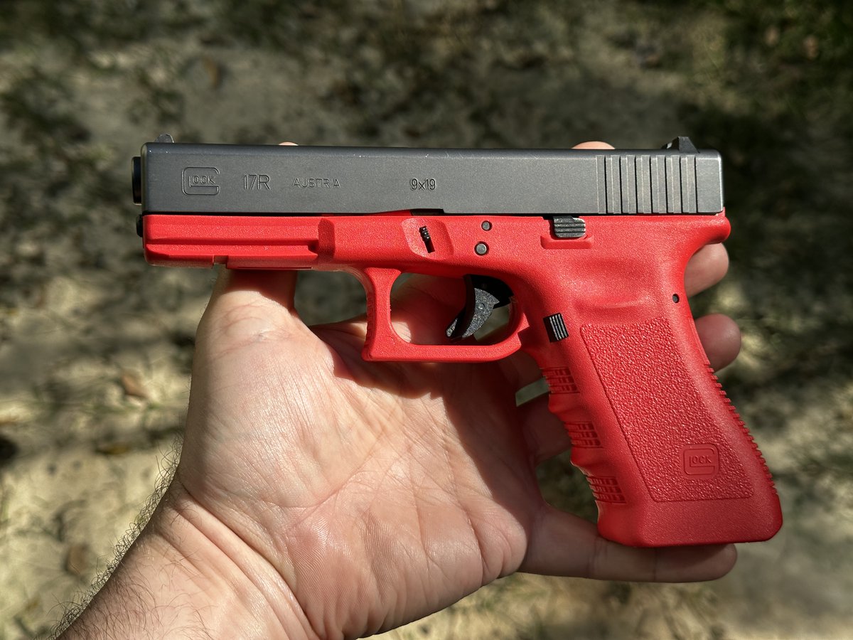 The @GLOCKInc 17R was only sold to police and military customers. The R stood for Reset—a trigger that resets after each pull without needing the cycle the slide. Its plugged barrel makes it a training-only weapon. The easiest gun to find in my safe! #glock #guntraining #oldguns