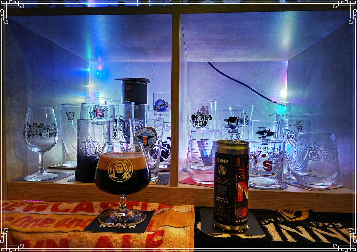 JoinmeonThedar1's tweet photo. @realaletoday  @BeerChannel @craftbeerhub @TheCrumbyBeard
@BrewByNumbers #emporers

These 250ml imps are the way forward.  In bars I order 3rds for the stronger stuff and these are ideal at home to taste more !

https://t.co/nckFs5DgRM https://t.co/MXKcYQhJLZ