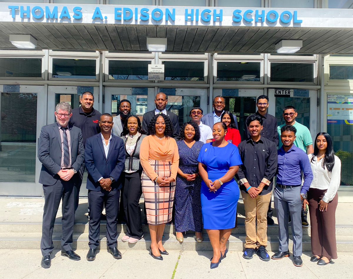 Dr. Josephine Van-Ess tweet media