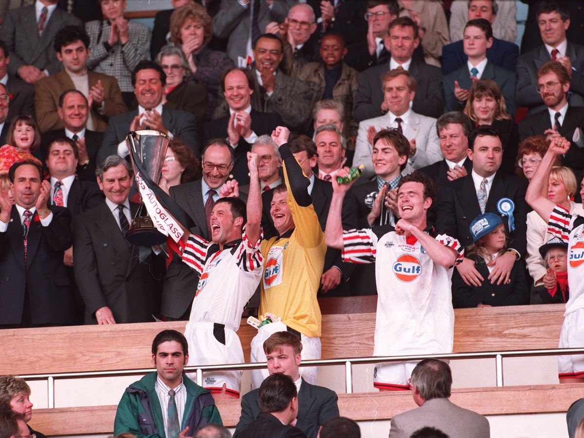 RetroSwans's tweet photo. Arguably the most famous fixture 🆚 @htafc 24/04/94 @SwansOfficial 1st appearance @wembleystadium winning what is now @PapaJohnsTrophy and ‘The Terriers’ manager then will be in the away Dug out tomorrow @SwanscomStadium #SWAHUD #Swans #Terriers https://t.co/PYtol95TRv