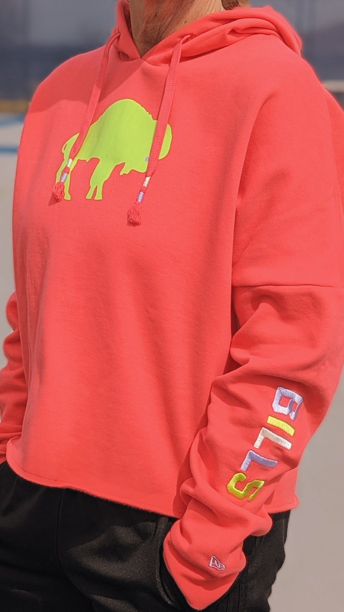 thebflostore's tweet image. Have you checked out the Women's Buffalo Bills New Era Colorpack Collection yet?! 💜🏈❤️ 

These NEW lilac tanks are the perfect pop of color for springtime! 🌷

Available in-store and online! 🦬

@buffalobills #buffalobills #colorpack #BillsMafia #NewEra #spring #NFL