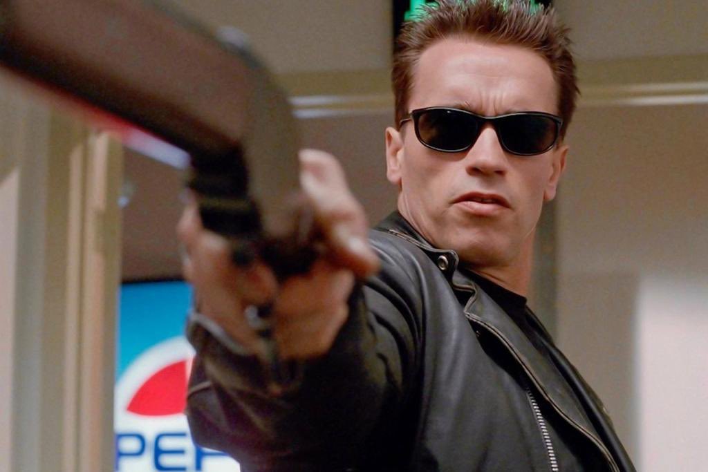 bitcoinzay's tweet photo. I love watching old movies from the 80s and 90s for a few reasons: 

1. NO CELL PHONES 
2. Jokes you can’t say today 
3. Amazing animated films
4. Legendary actors/actresses 
5. Classic soundtracks 
6. Future predictions 
7. Director cameos 
8. REAL Action Heroes https://t.co/9Z3ymMFN1S